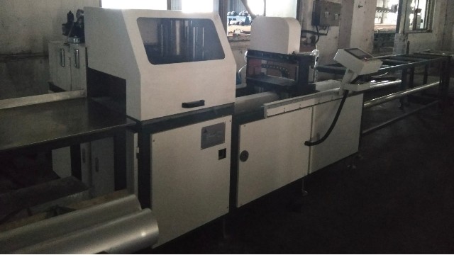 講解鋁圓管鋸切機組裝的第四步！