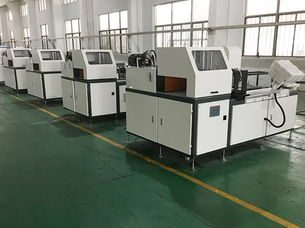 安裝鋁材自動切割機中導(dǎo)軌應(yīng)注意些什么？-科鼎數(shù)控