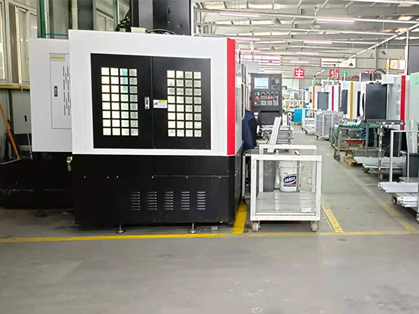 數(shù)控加工中心怎么換刀？