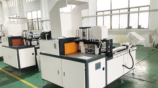 鋁型材自動切割機鋸切誤差大的原因是什么？-科鼎鑫