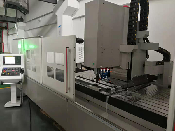 cnc加工中心自動(dòng)換刀裝置由哪些部件組成的？-科鼎鑫