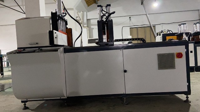 講解鋁圓管鋸切機組裝的第四步！